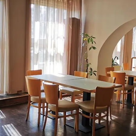 Akcent Hotel 3*